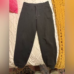 Black lululemon scuba joggers